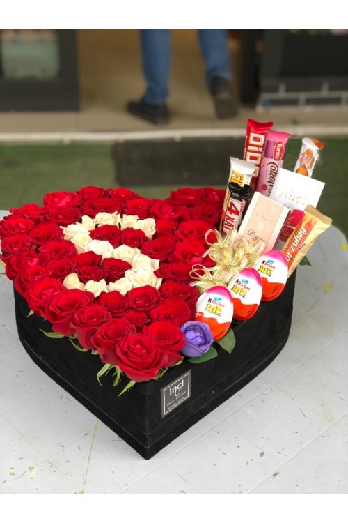 Kalp Şeklinde Kırmızı Gül Kutusu