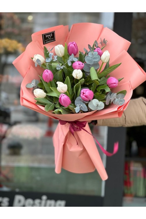 Somon Ambalajlı Pembe Lale Buketi