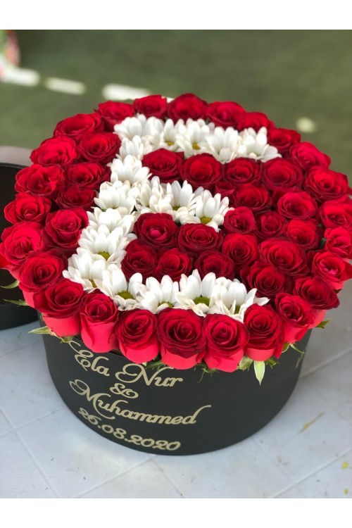 E Harfli Kırmızı Gül Kutusu