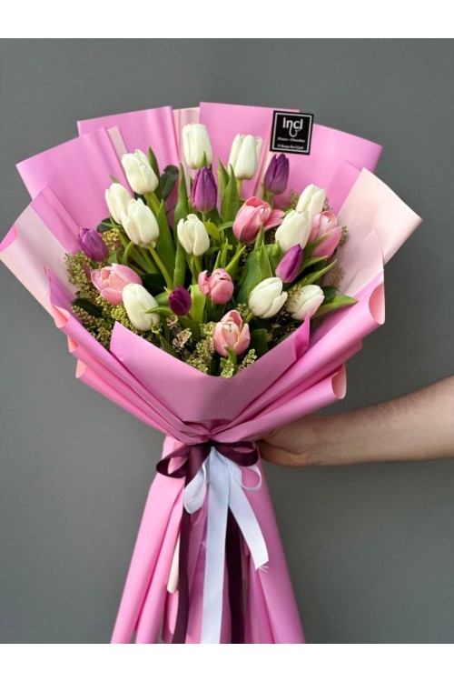 Pembe Ambalajlı Karışık Lale Buketi