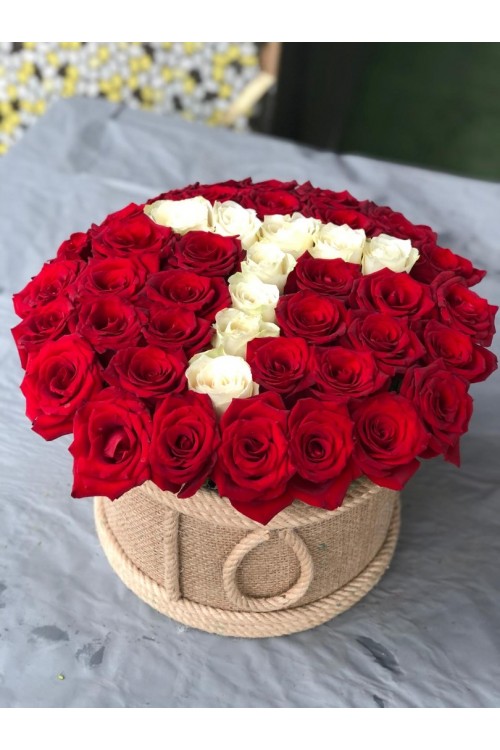 T Harfli Kırmızı Gül Kutusu