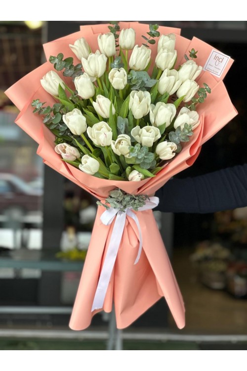 Somon Ambalajlı Beyaz Lale Buketi