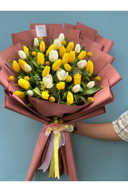 Somon Ambalajlı Sarı Lale Buketi