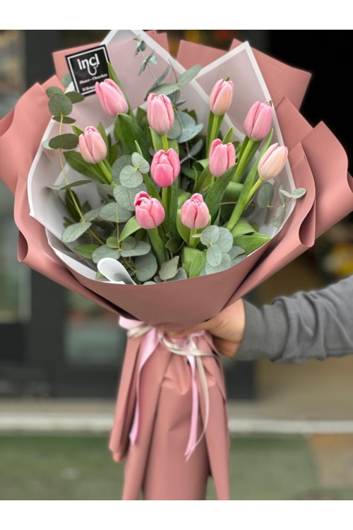 Somon Ambalajlı Pembe Lale Buketi