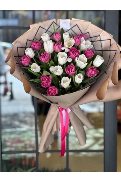 Krem Ambalajlı Pembe ve Beyaz Gül Buketi