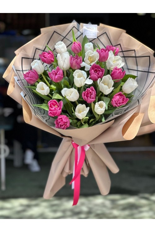 Krem Ambalajlı Pembe ve Beyaz Gül Buketi