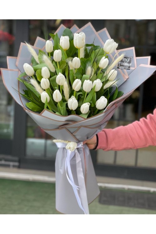 Açık Ton Ambalajlı Beyaz Lale Buketi