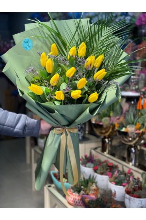 Yeşil Ambalajlı Sarı Lale Buketi