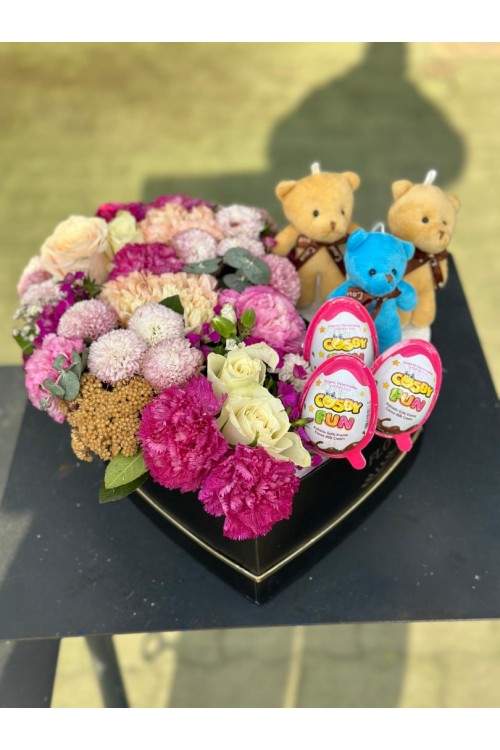 Kalp Şeklinde Karışık Çiçek ve Ayı Kutusu
