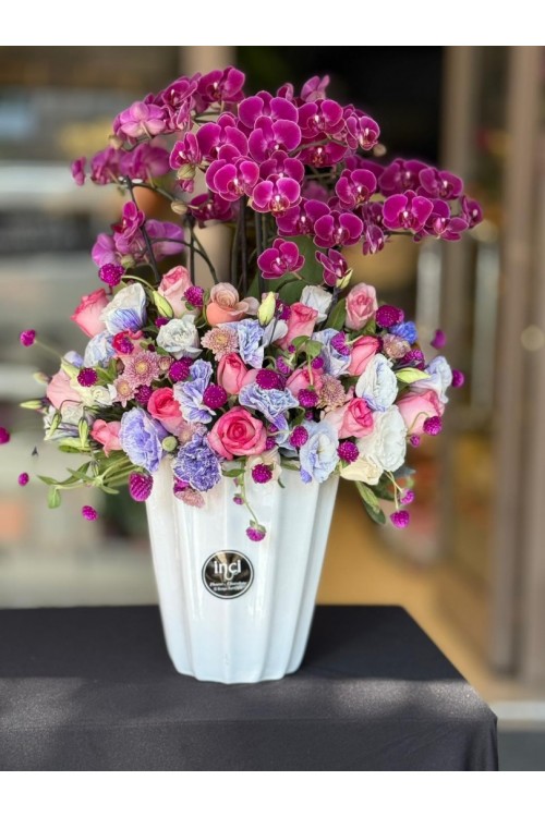 Seramik Vazoda Mor Orkide Aranjmanı