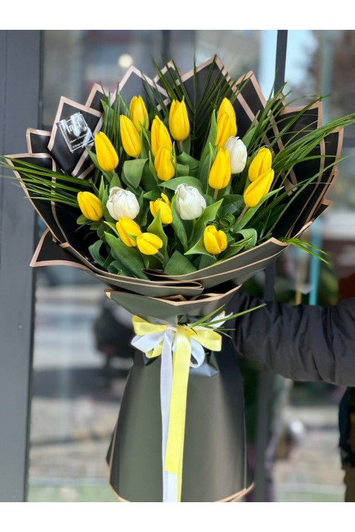 Sarı ve Beyaz Lale Buketi