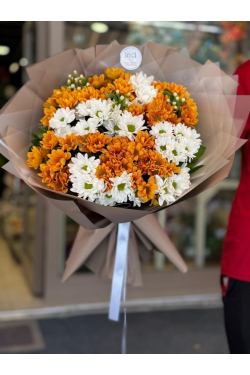  Turuncu ve Beyaz Papatya (Krizantem) Mevsim Buketi